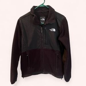 PRE LOVED Black Northface Woman’s Jacket Size M Cozy Winter Jacket